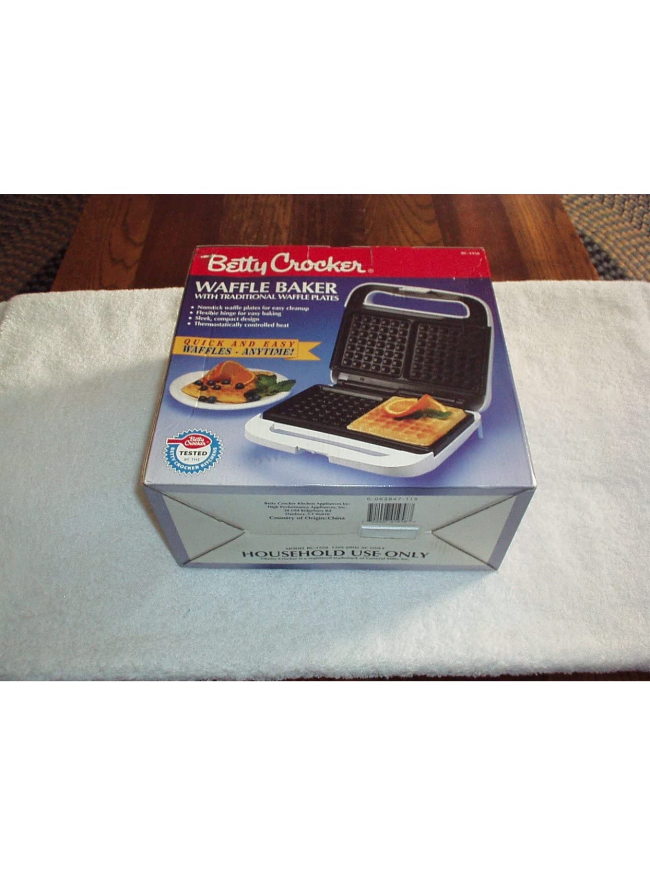 BETTY CROCKER Waffle Baker with Traditional Waffle Plate Indoor GRILL Griddle QUICK EASY & NONSTICK B00TR2DT32